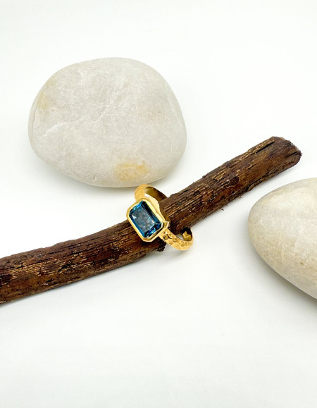 Isabel London Blue Topaz Yüzük