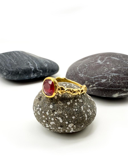 Ophelia Yakut Taşlı Altın Yüzük